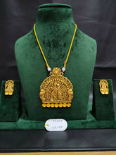 Temple jewellery Sarafa Bazar India