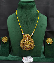 Temple jewellery Sarafa Bazar India