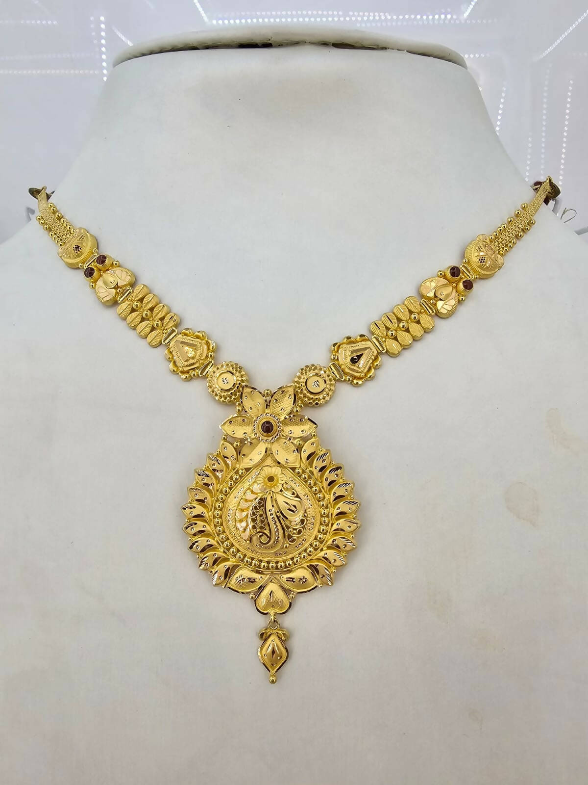 Gold Necklace Sarafa Bazar India