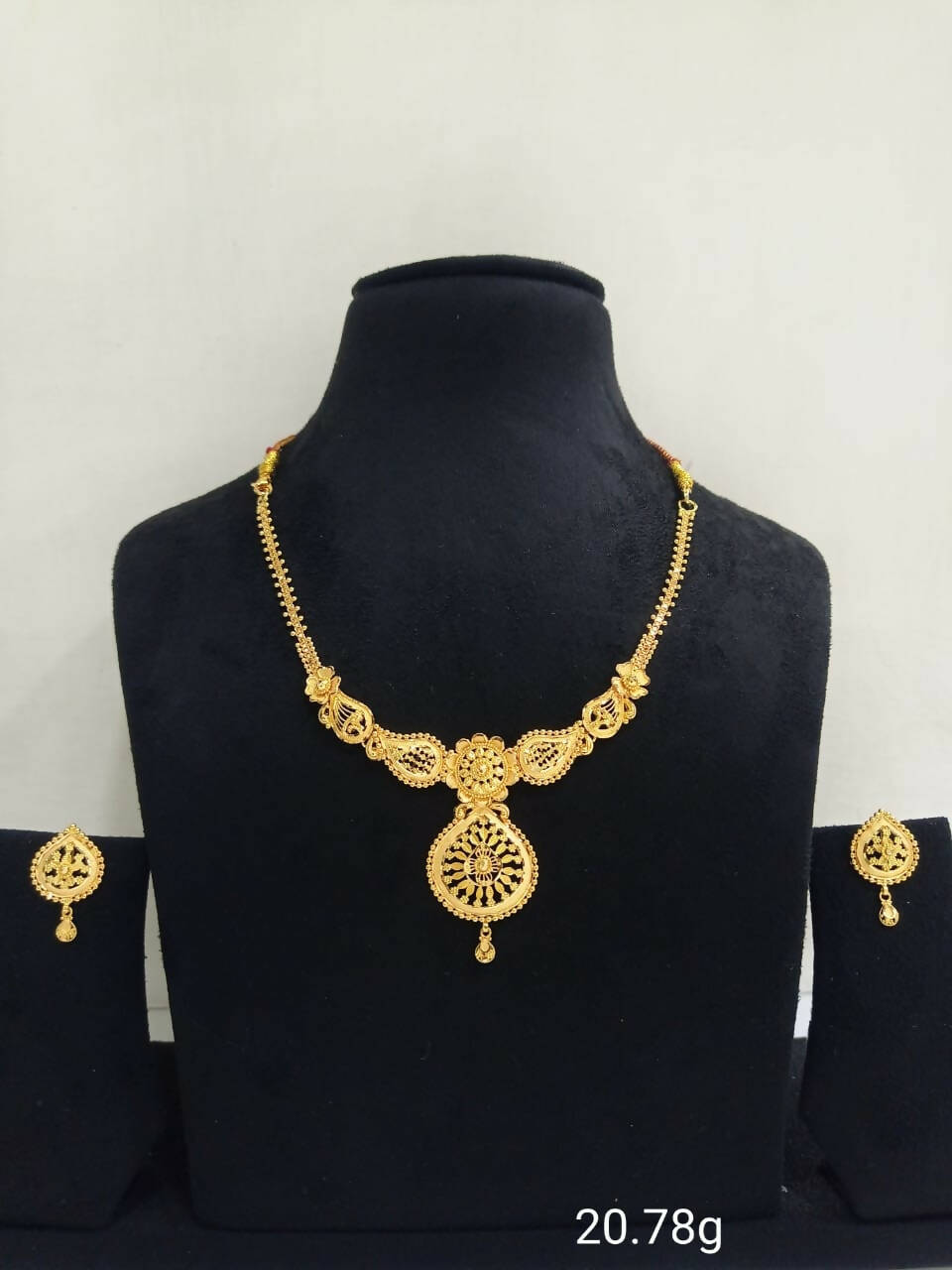 Gold Necklace Sarafa Bazar India