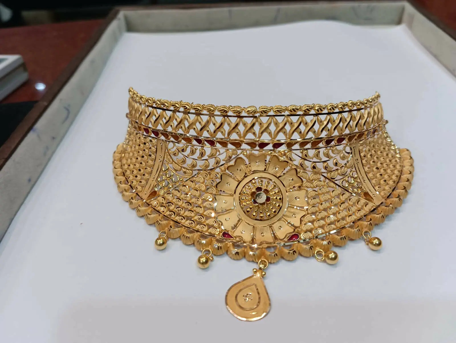 Gold Choker Sarafa Bazar India