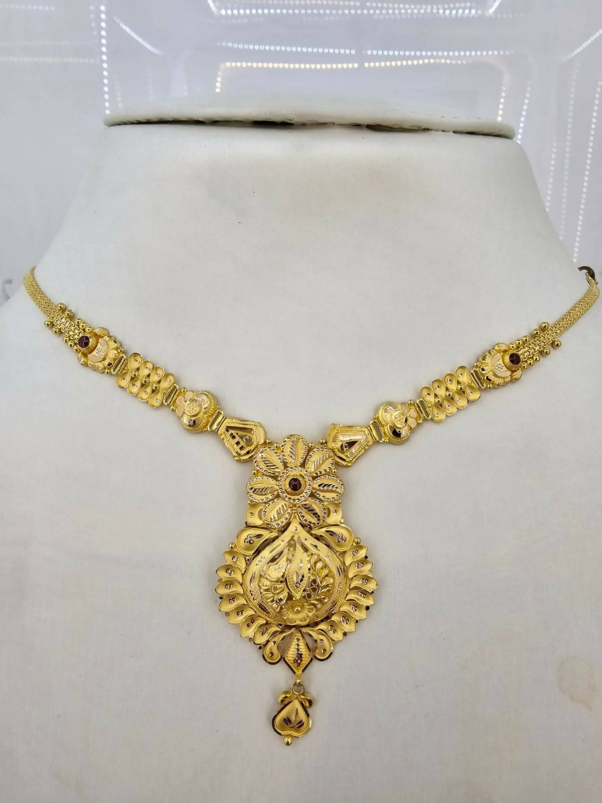 Gold Necklace Sarafa Bazar India