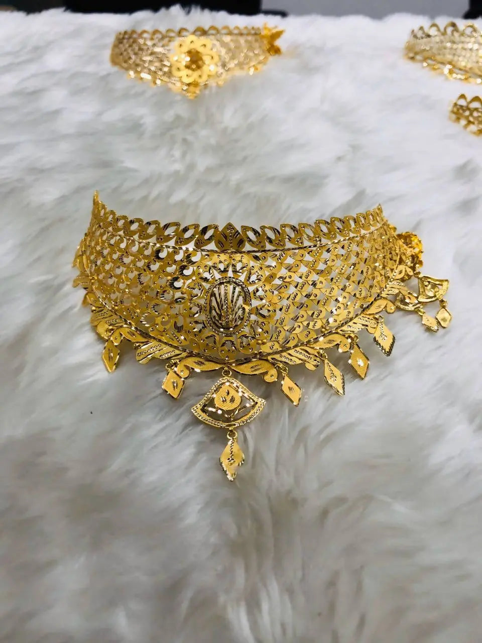 Gold Choker Sarafa Bazar India