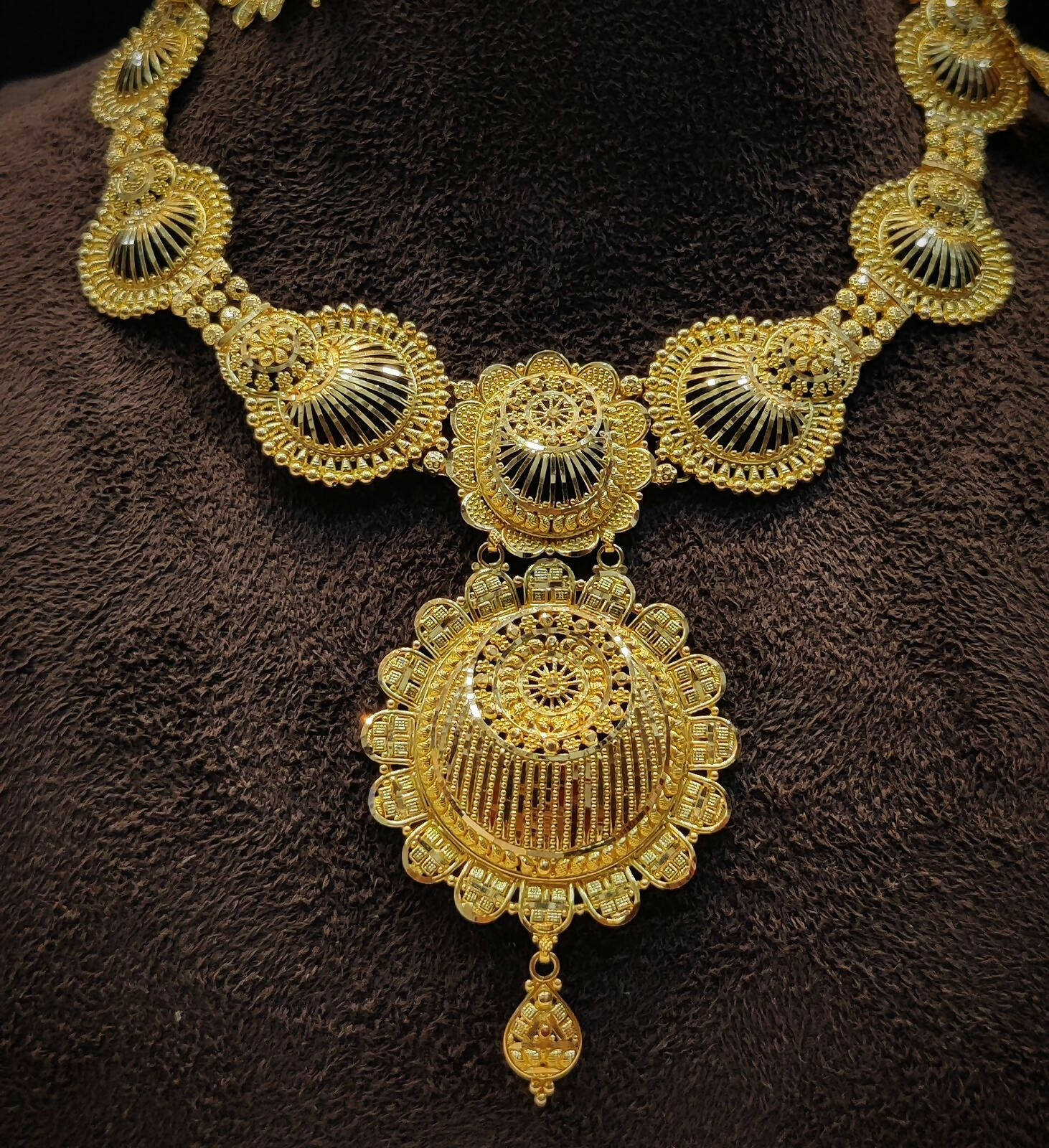 Gold Necklace Sarafa Bazar India