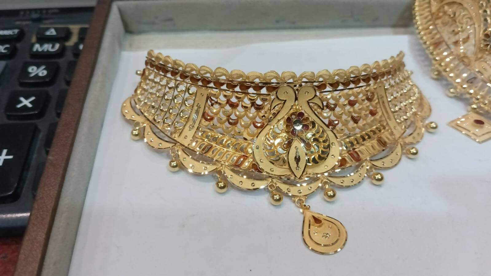 Gold Choker Sarafa Bazar India