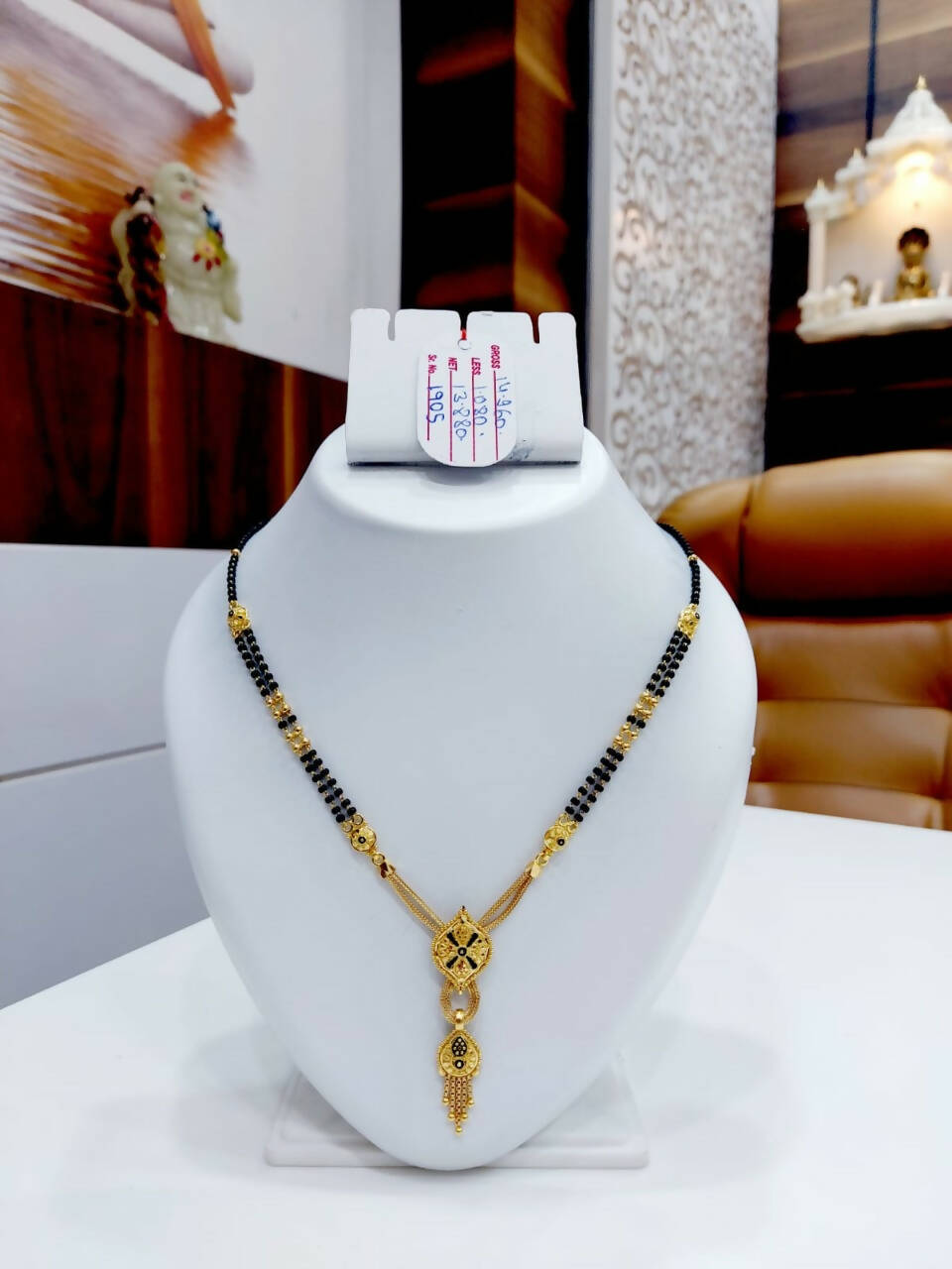 Gold Mangalsutra Sarafa Bazar India