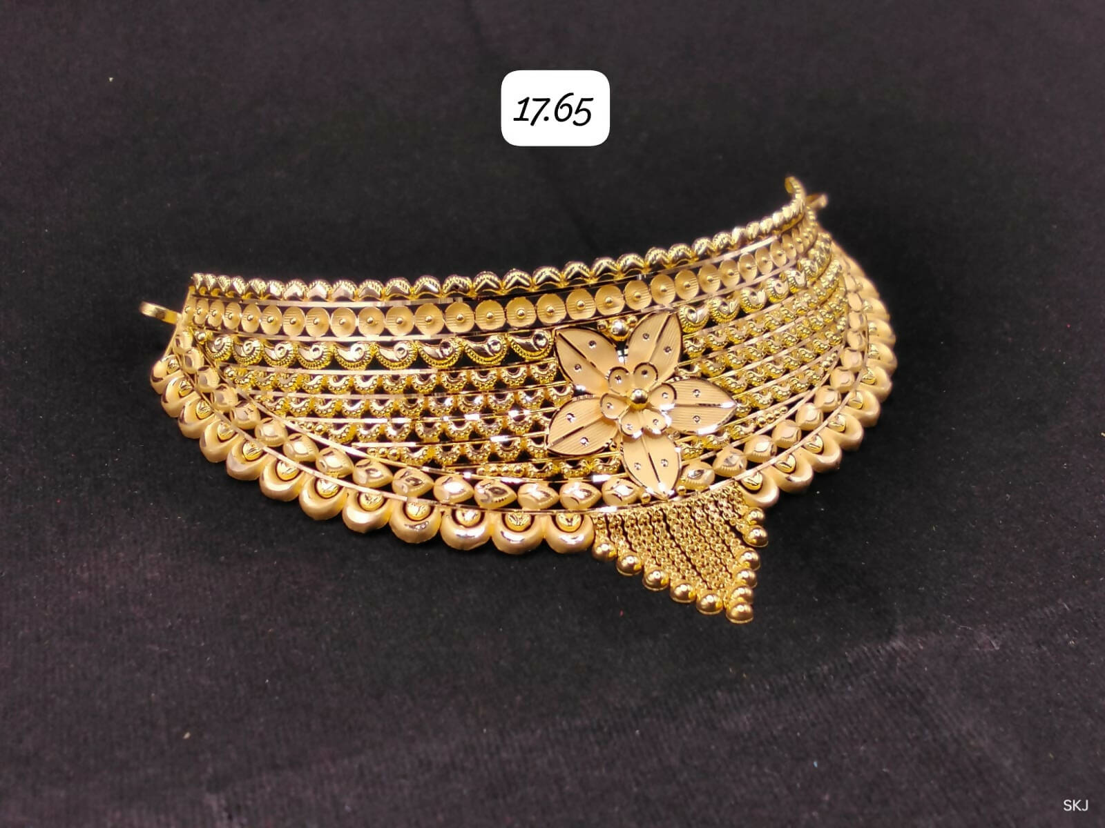 Gold Choker Sarafa Bazar India