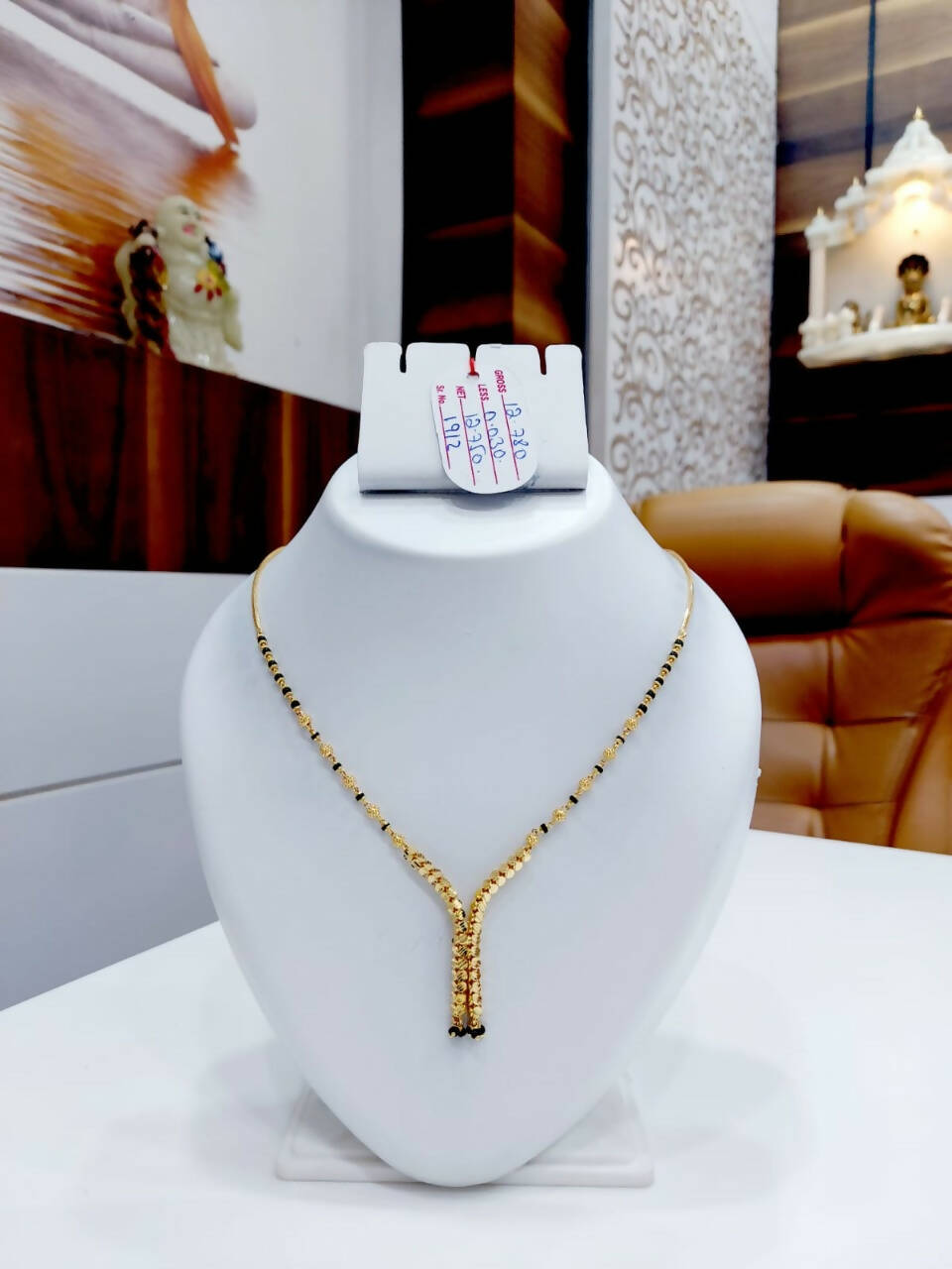 Gold Mangalsutra Sarafa Bazar India