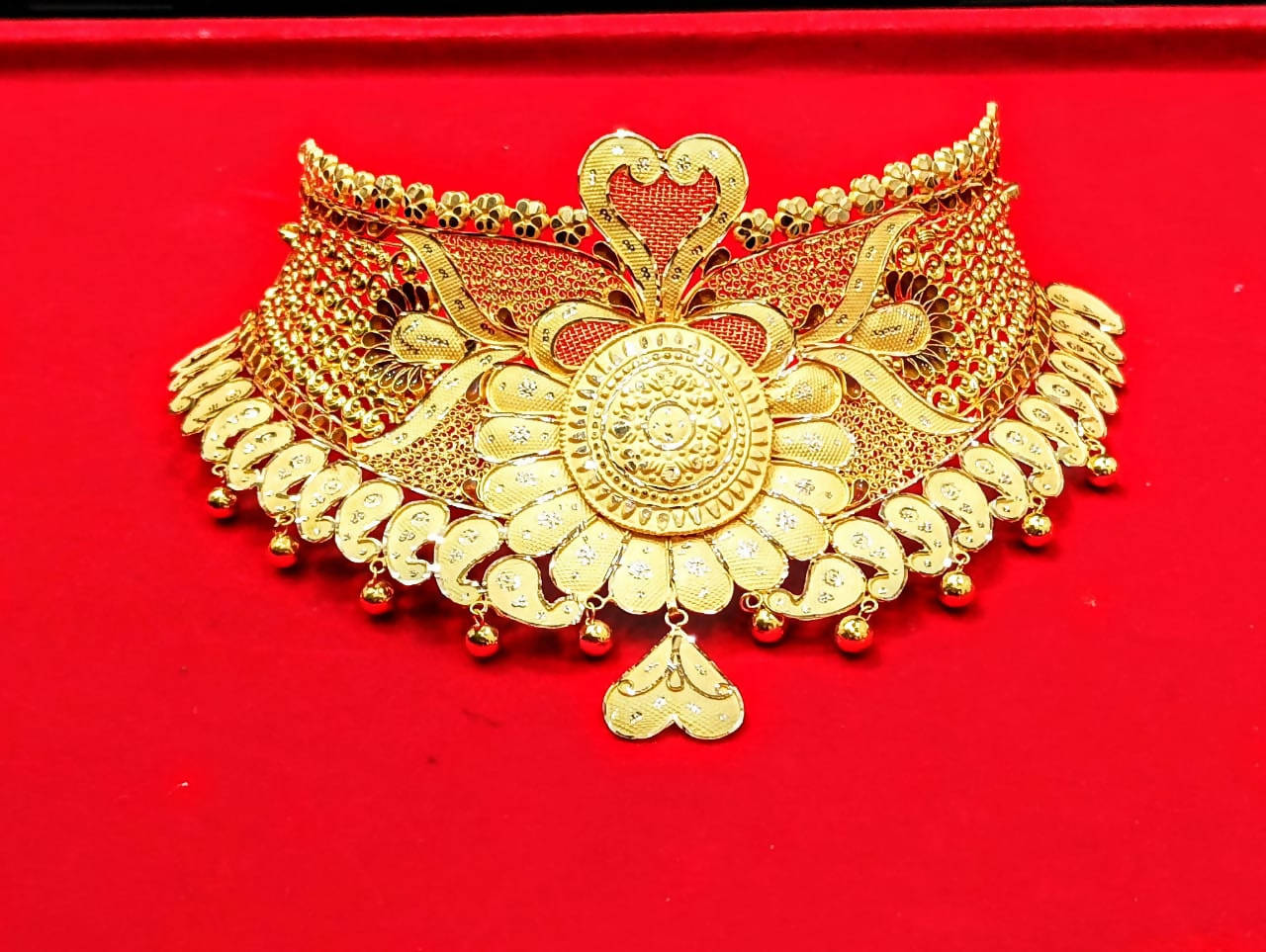 Gold Choker Sarafa Bazar India