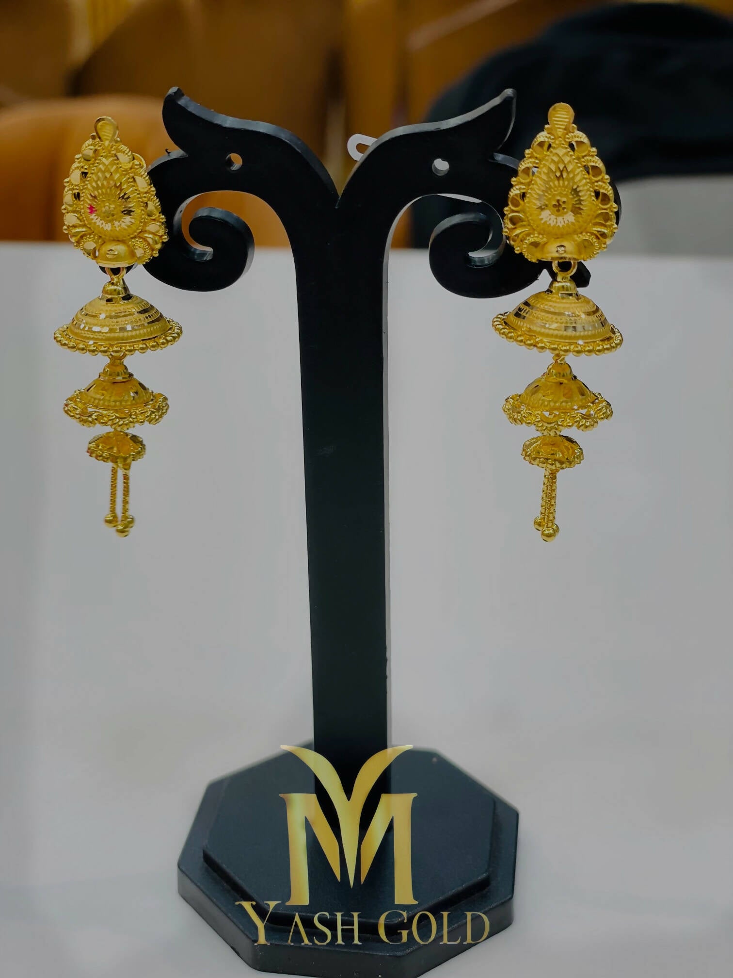 Gold earrings Sarafa Bazar India