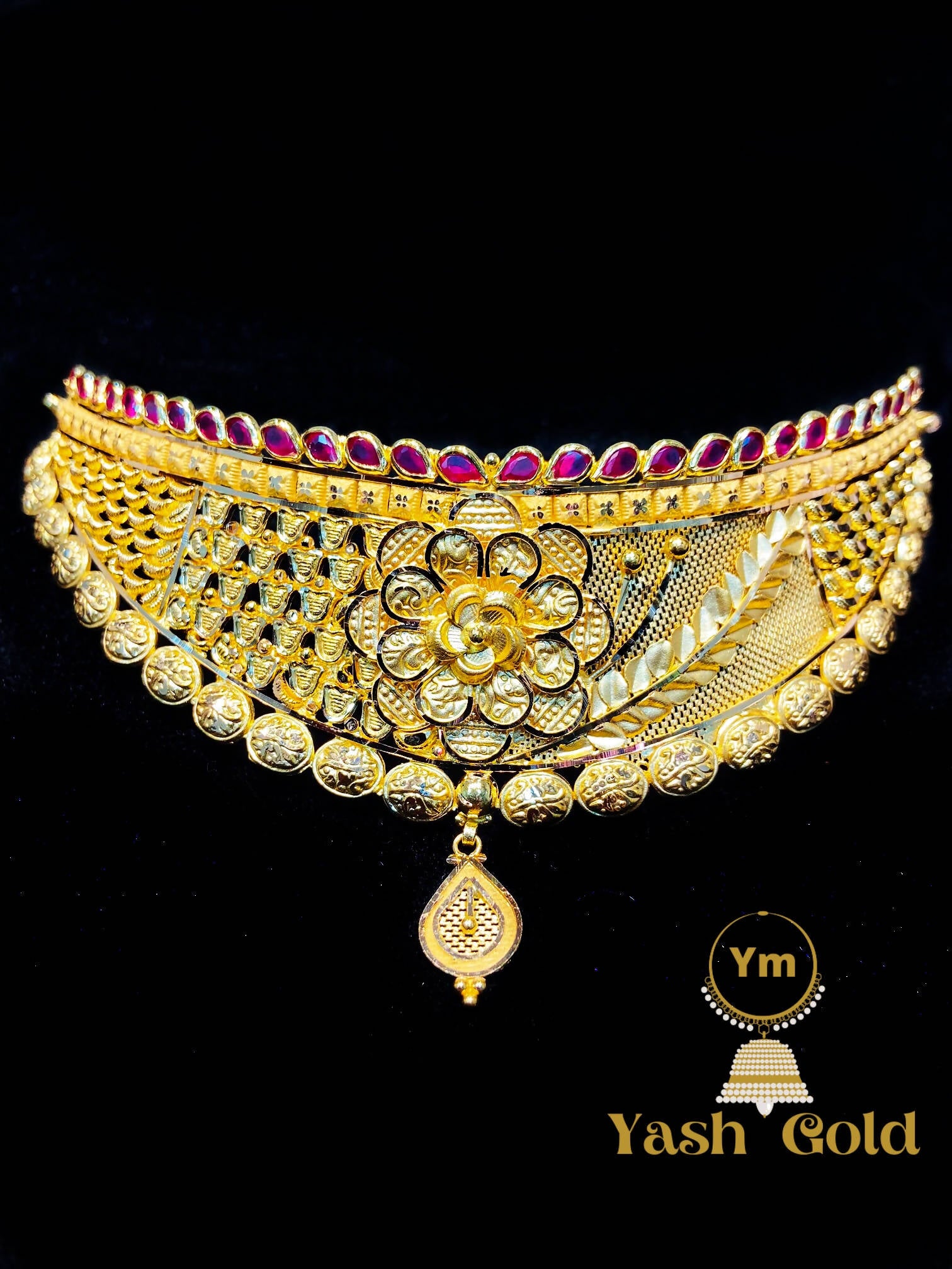 Gold choker Sarafa Bazar India