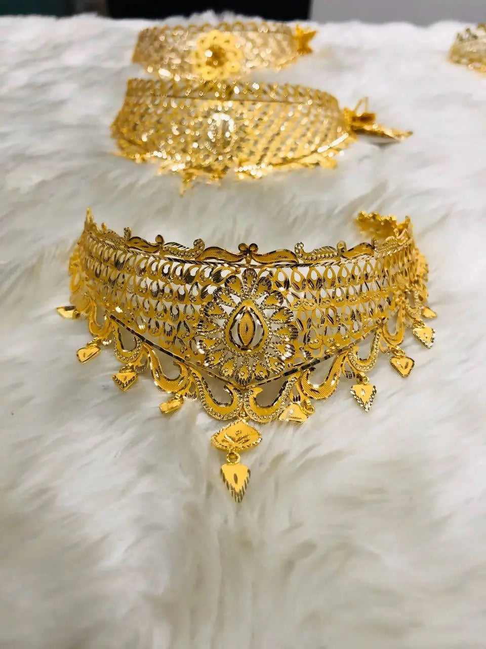 Gold Choker Sarafa Bazar India