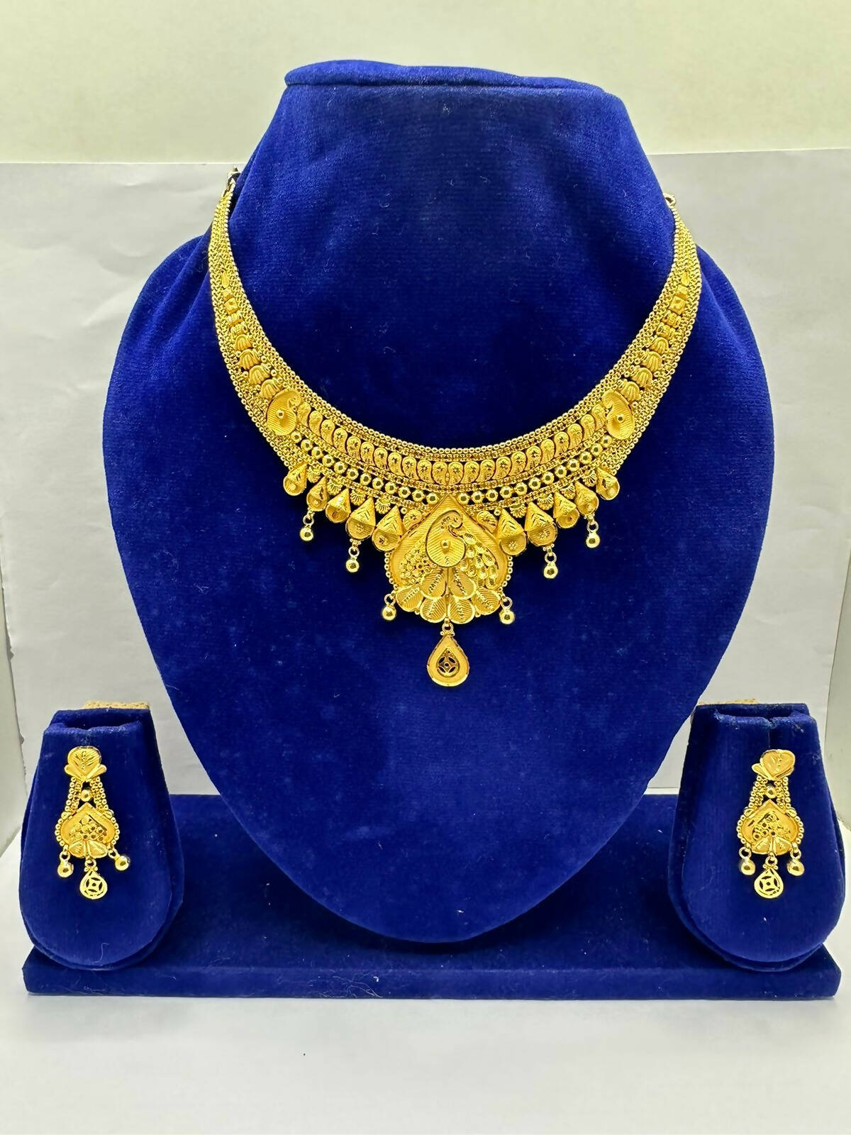 Gold Necklace Sarafa Bazar India