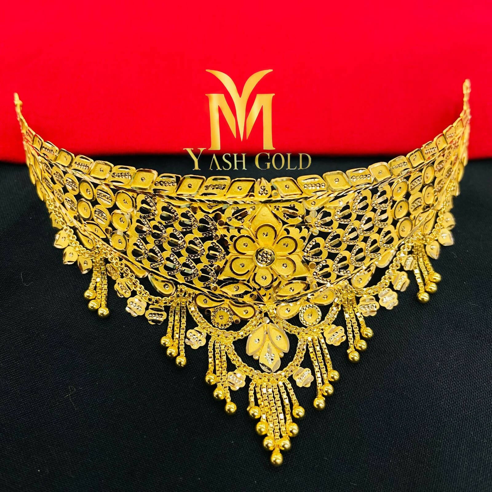 Gold Choker Sarafa Bazar India