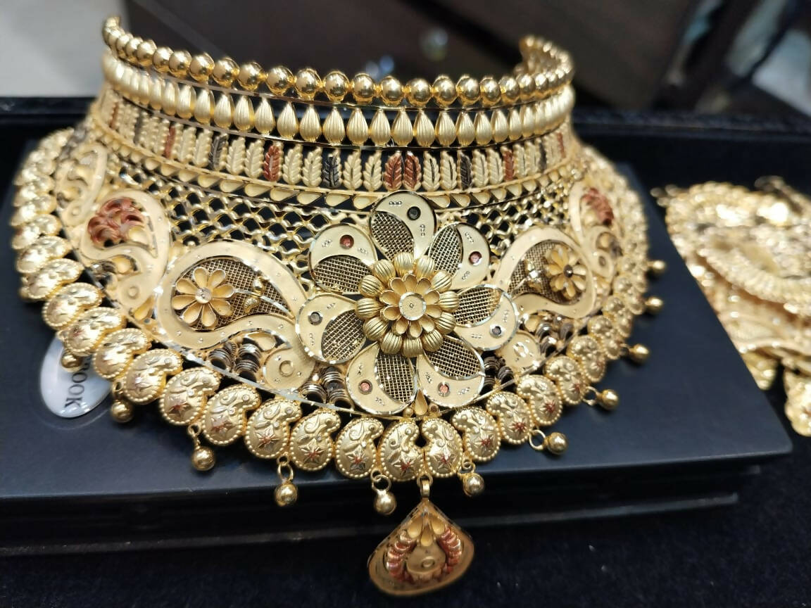 Gold Choker Sarafa Bazar India