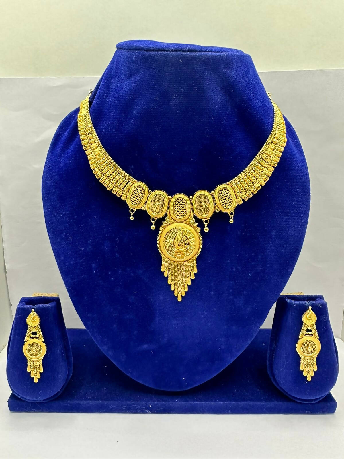 Gold Necklace Sarafa Bazar India