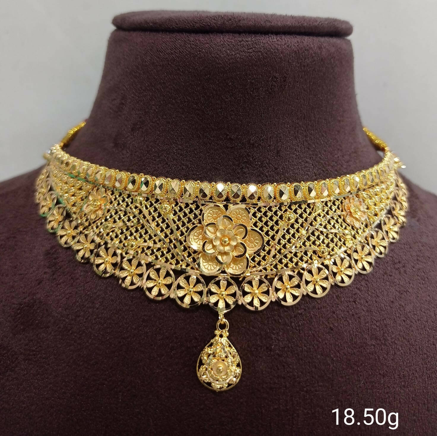 Gold Choker Sarafa Bazar India