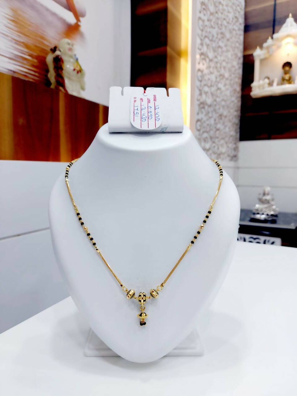 Gold Mangalsutra Sarafa Bazar India