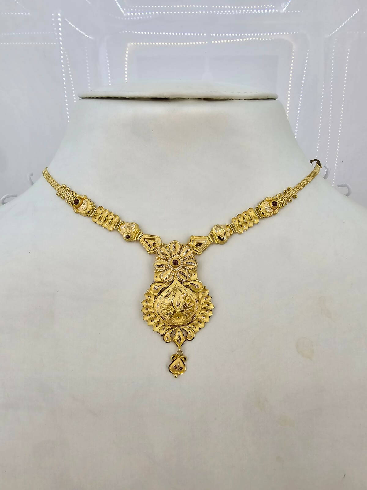 Gold Necklace Sarafa Bazar India