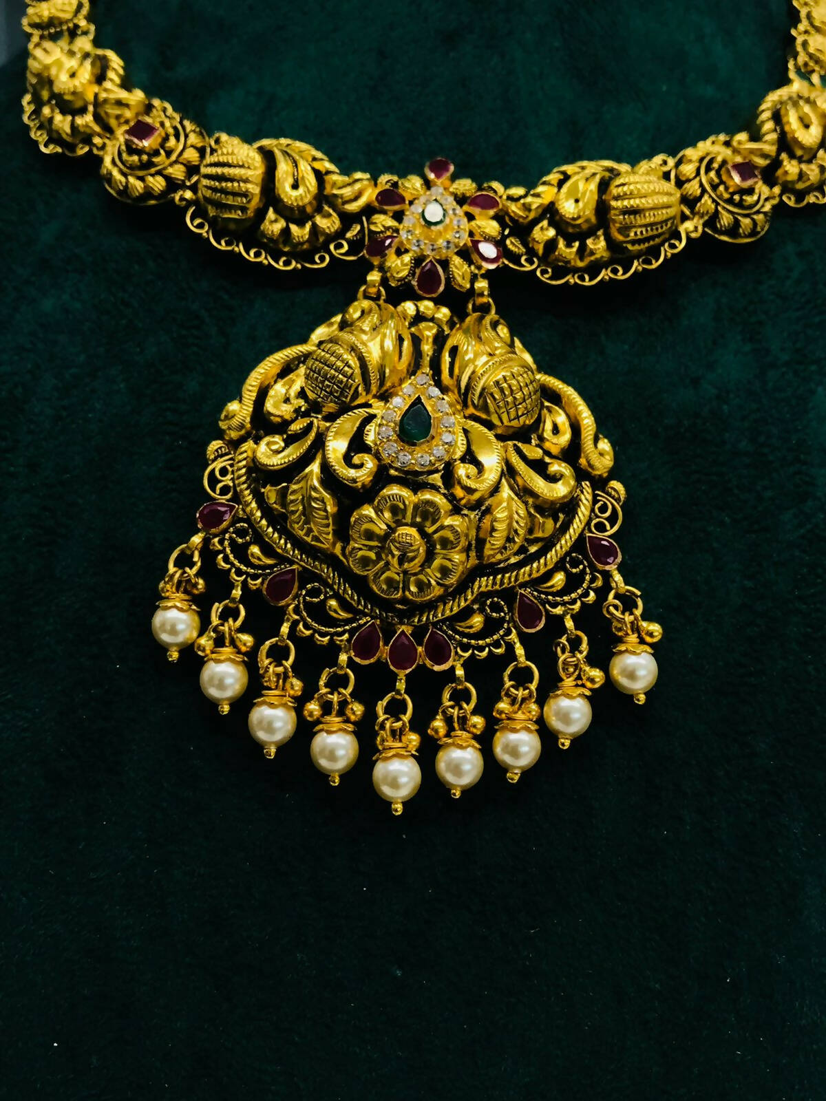 Temple Gold Necklace Sarafa Bazar India