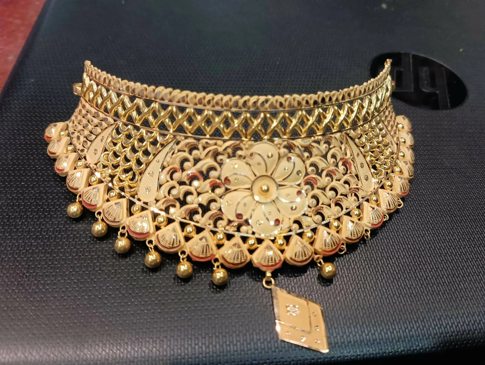 Gold Choker Sarafa Bazar India