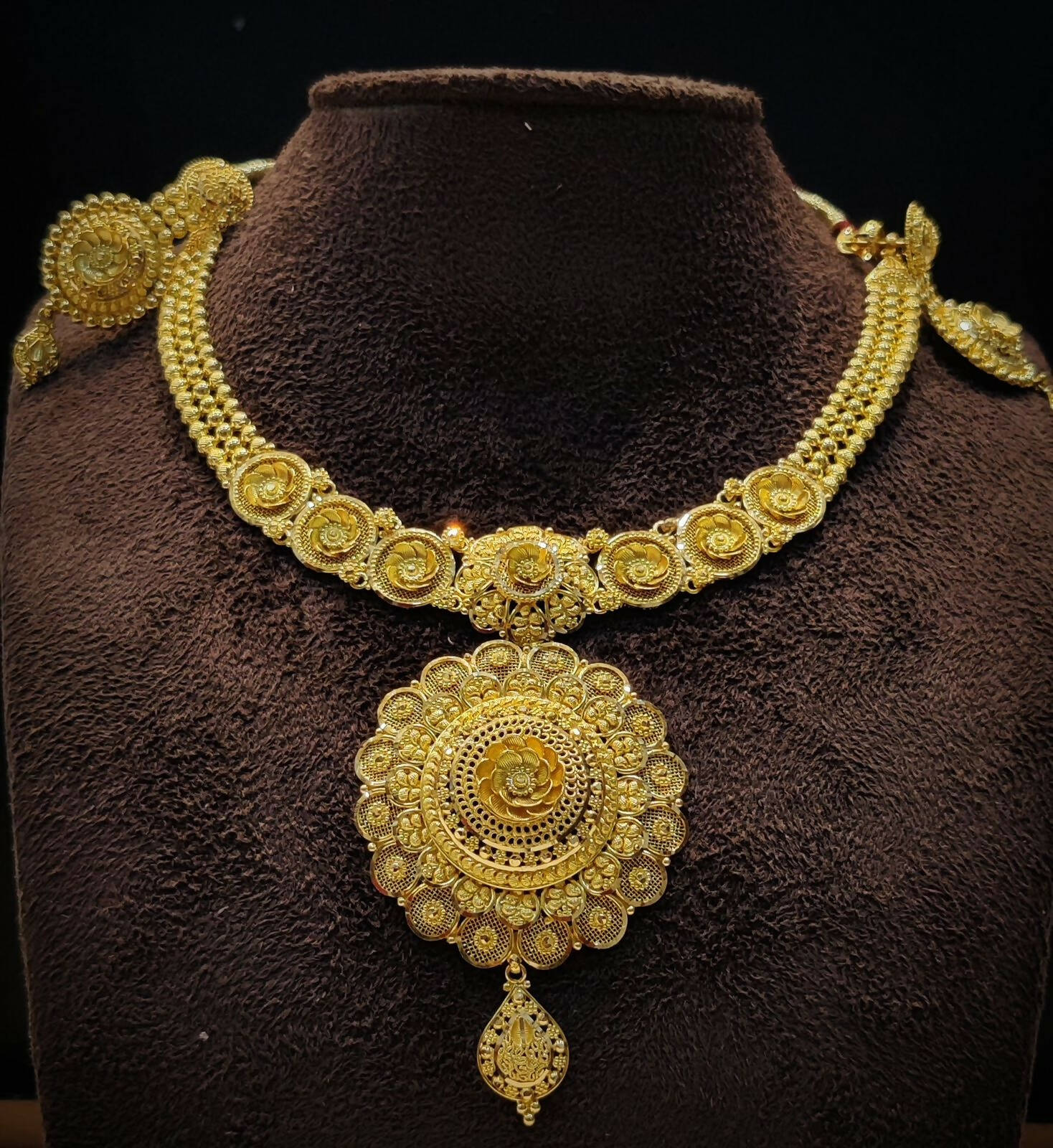 Gold Necklace Sarafa Bazar India