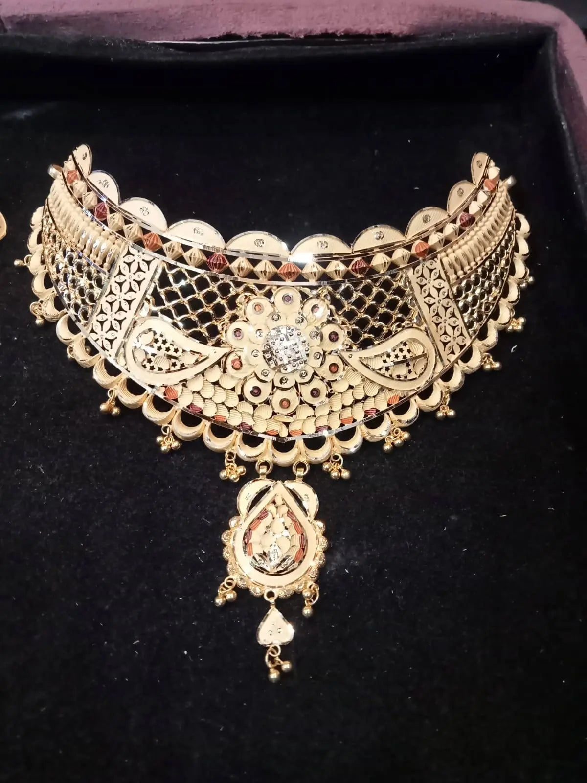 Gold Choker Sarafa Bazar