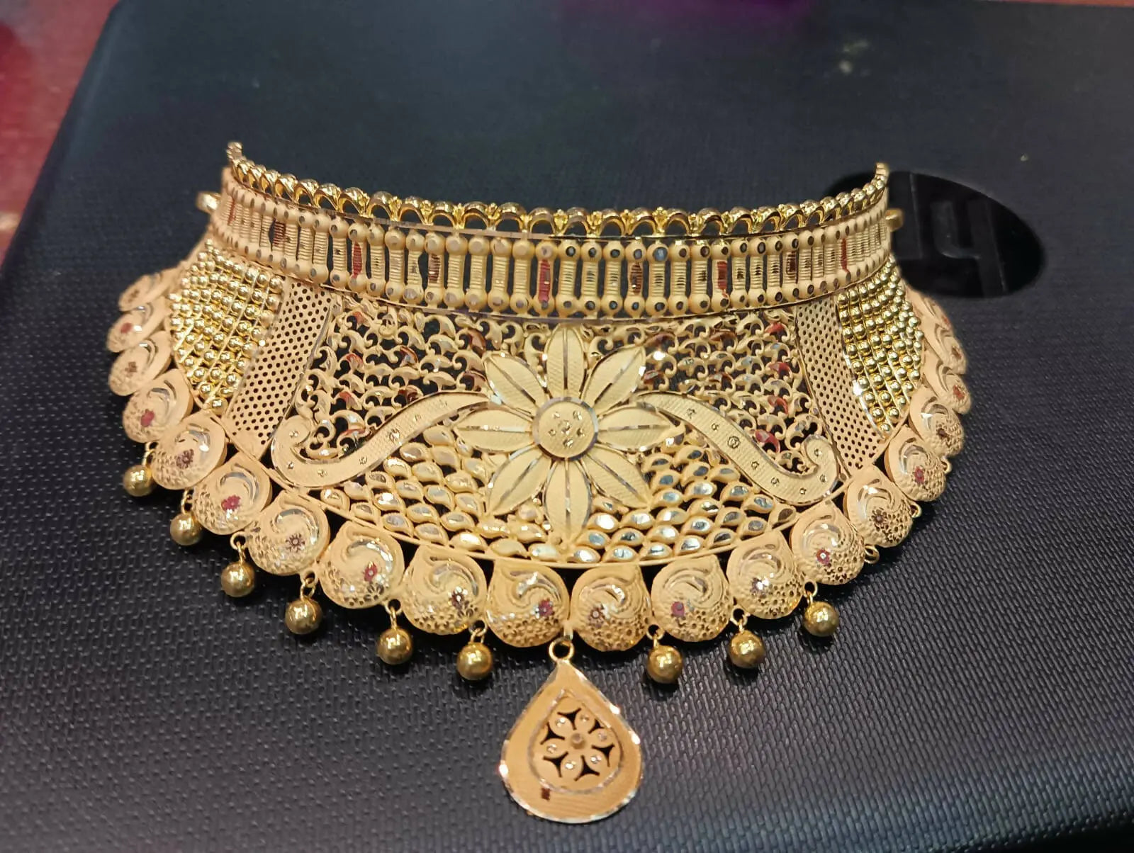 Gold Choker Sarafa Bazar India