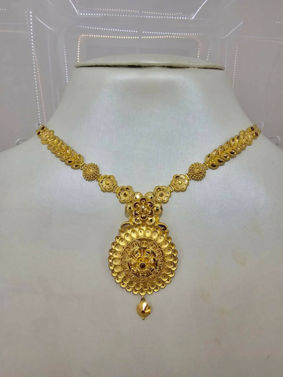 Gold Necklace Sarafa Bazar India