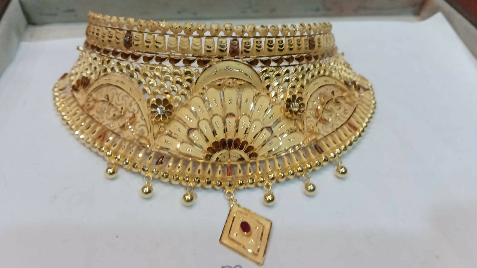 Gold Choker Sarafa Bazar India