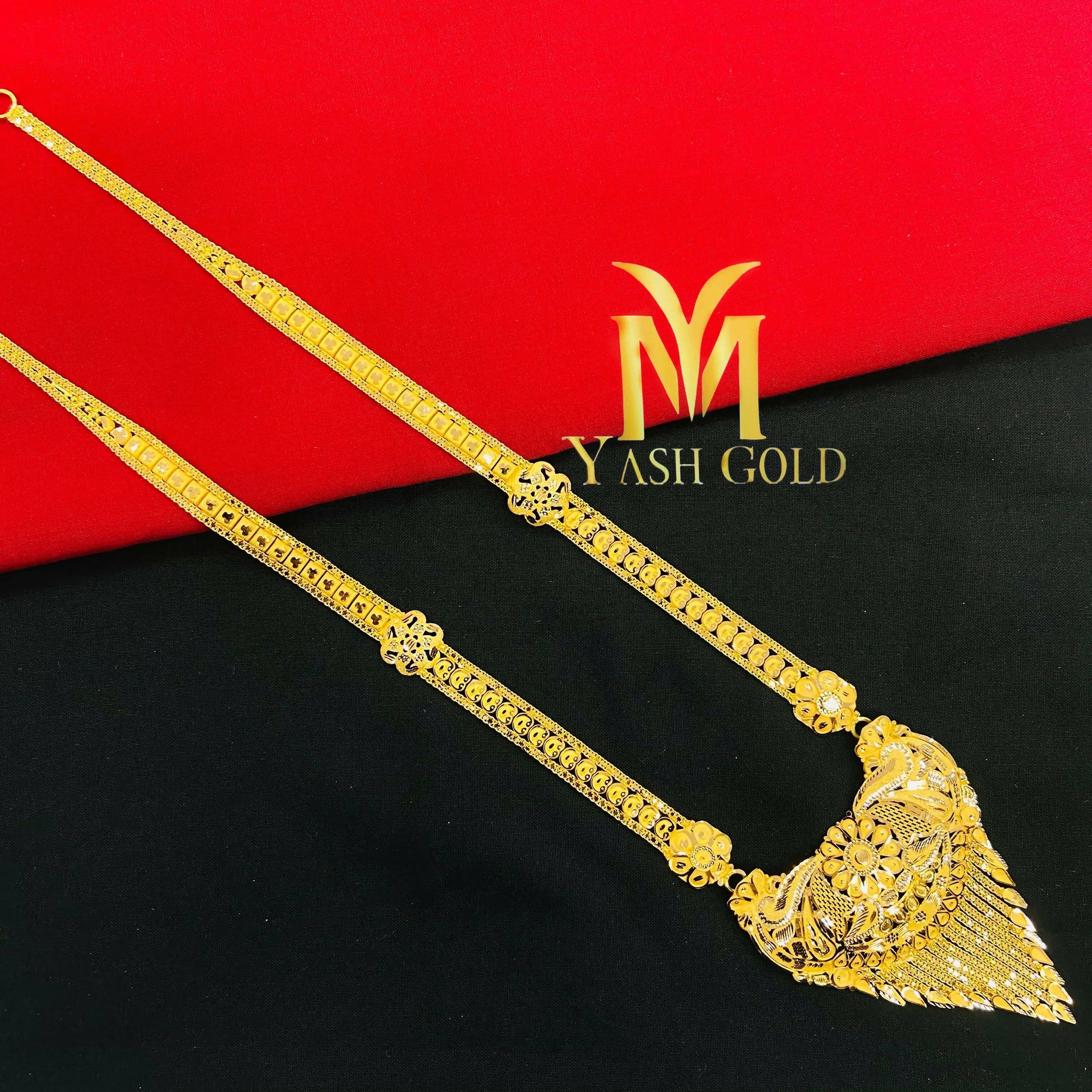 Gold long necklace Sarafa Bazar India