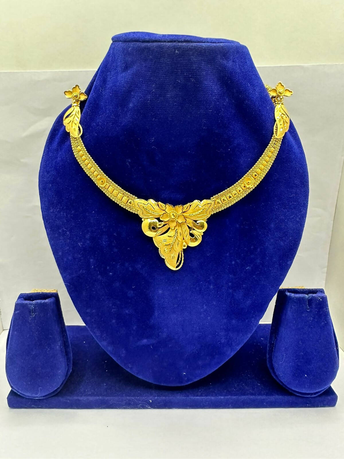 Gold Necklace Sarafa Bazar India