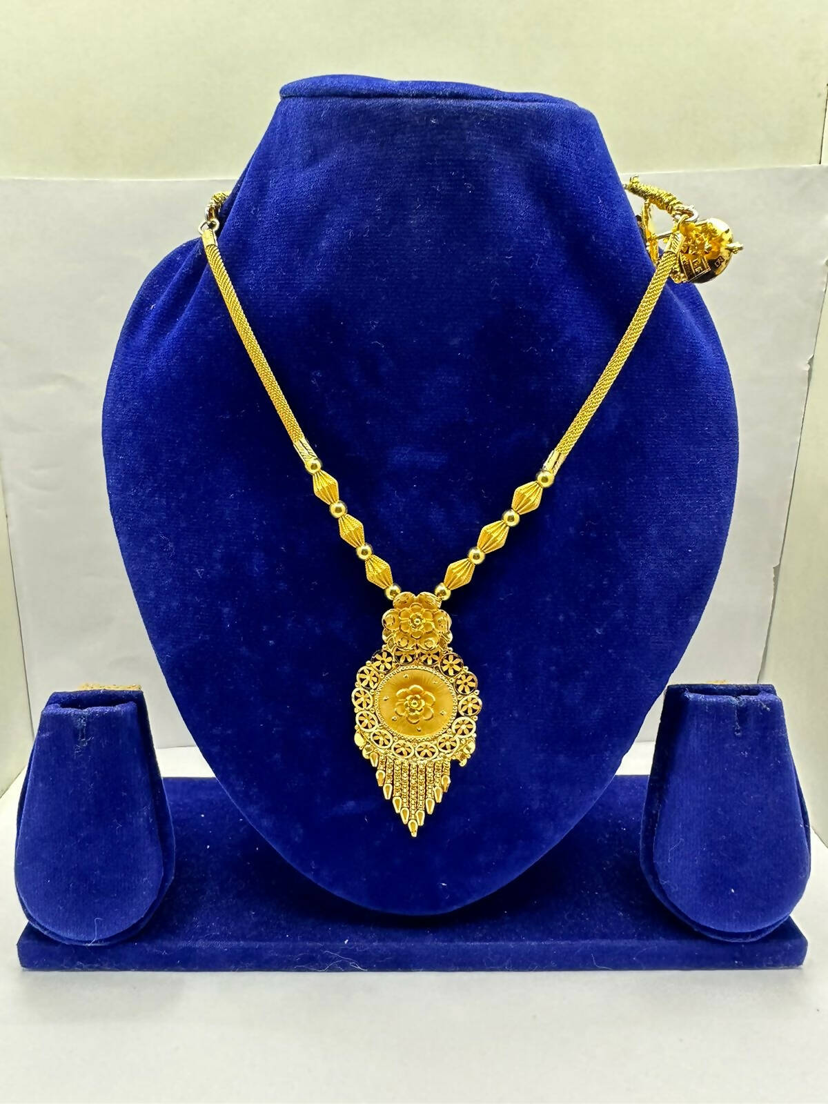 Gold Necklace Sarafa Bazar India