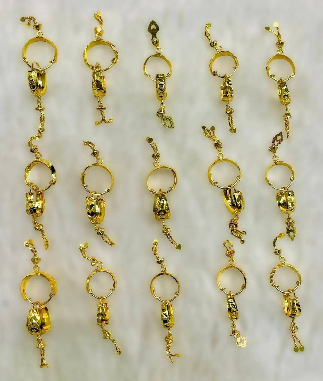 ২-৩ আনার অসম্ভব সুন্দর সোনার কানের দুল ডিজাইন / Latest light weight kaner  dul Design / Fahmida | Gold earrings designs, Designer earrings, Gold  earrings