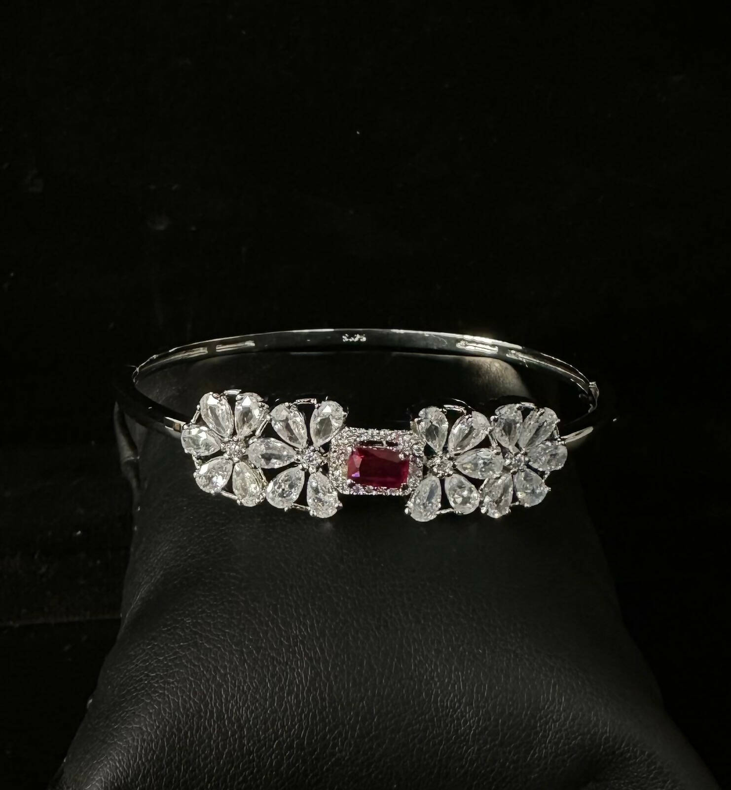 925 Silver Solitaire Bracelet Sarafa Bazar India