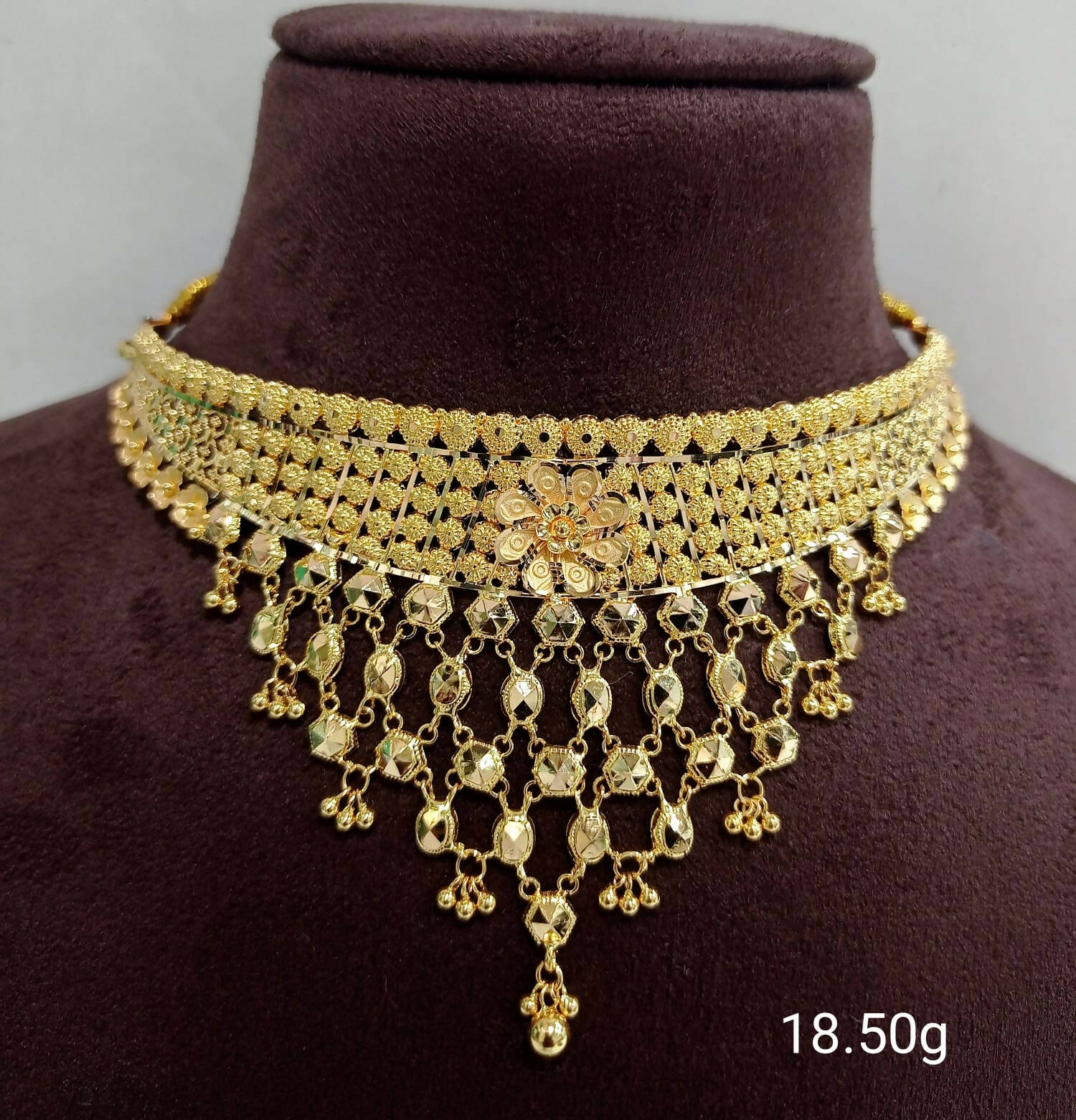 Gold Choker Sarafa Bazar India