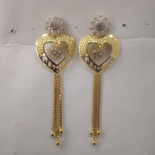 Hanging Sarafa Bazar