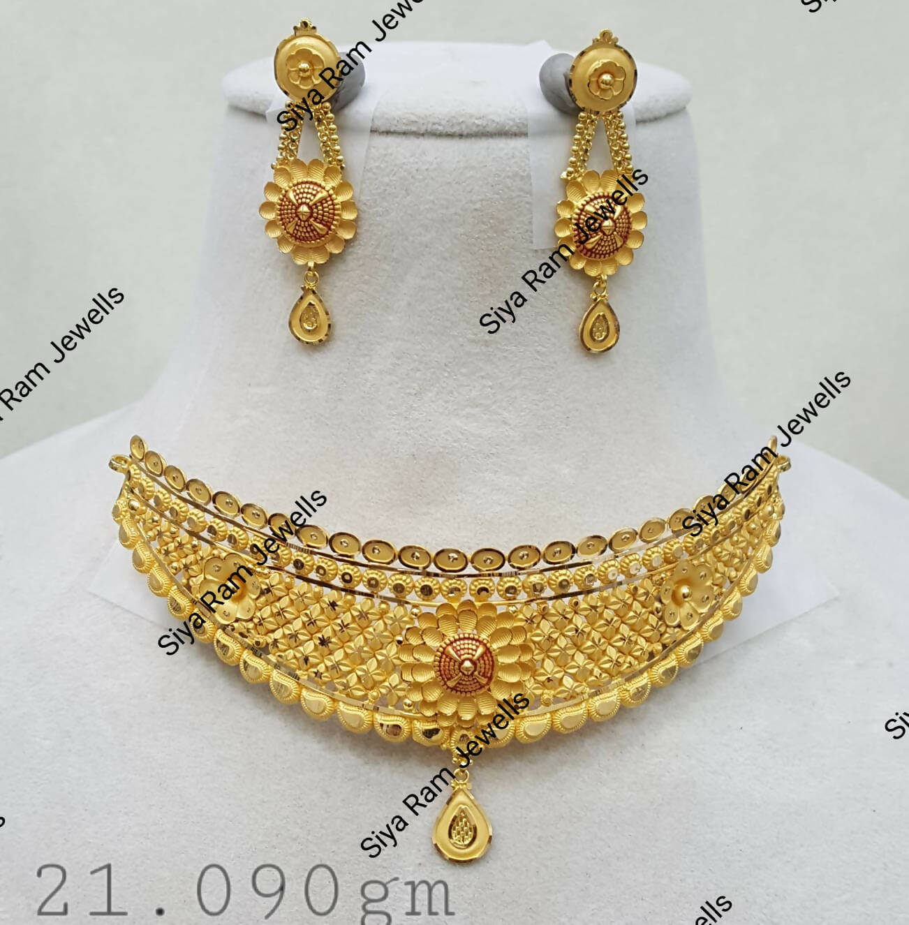 Gold Choker Sarafa Bazar India