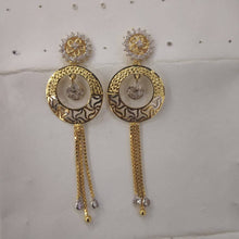 Hanging Sarafa Bazar