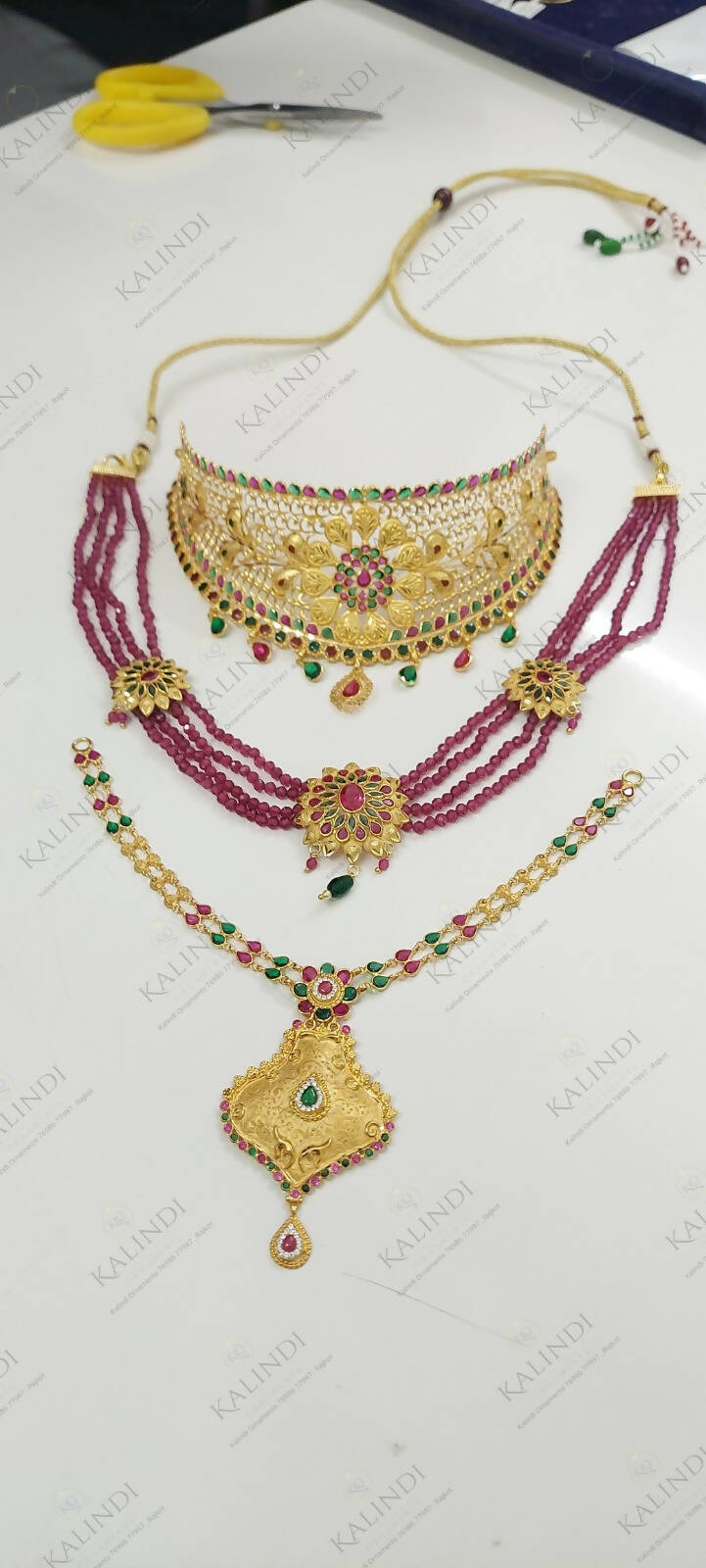 Light Weight Gold Stone Choker & Necklace Sarafa Bazar India
