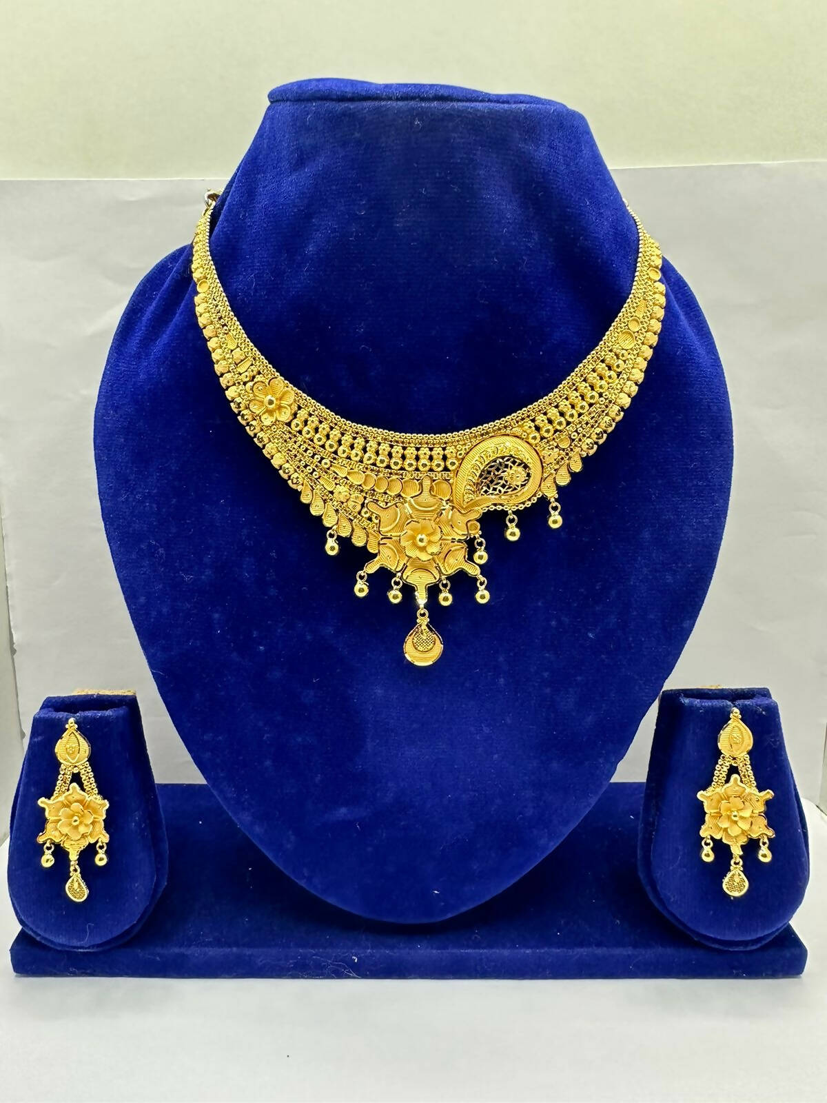 Gold Necklace Sarafa Bazar India