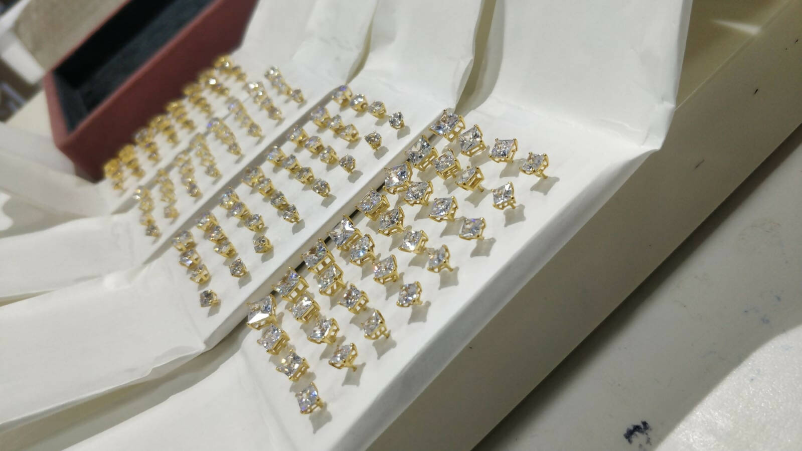 Light Weight Gold Stone Tops Sarafa Bazar India