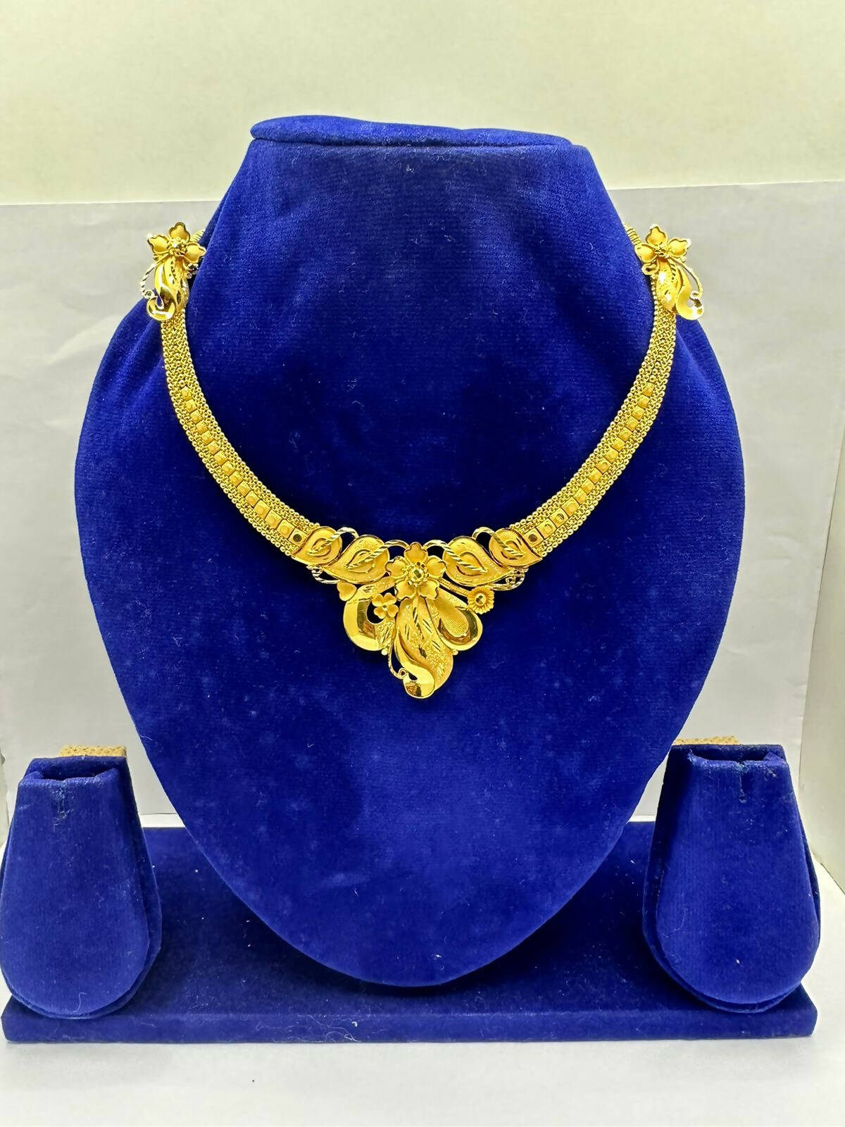 Gold Necklace Sarafa Bazar India