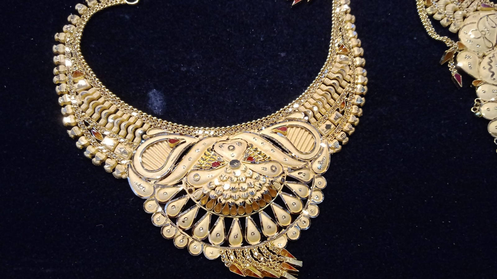 Gold Necklace Sarafa Bazar India