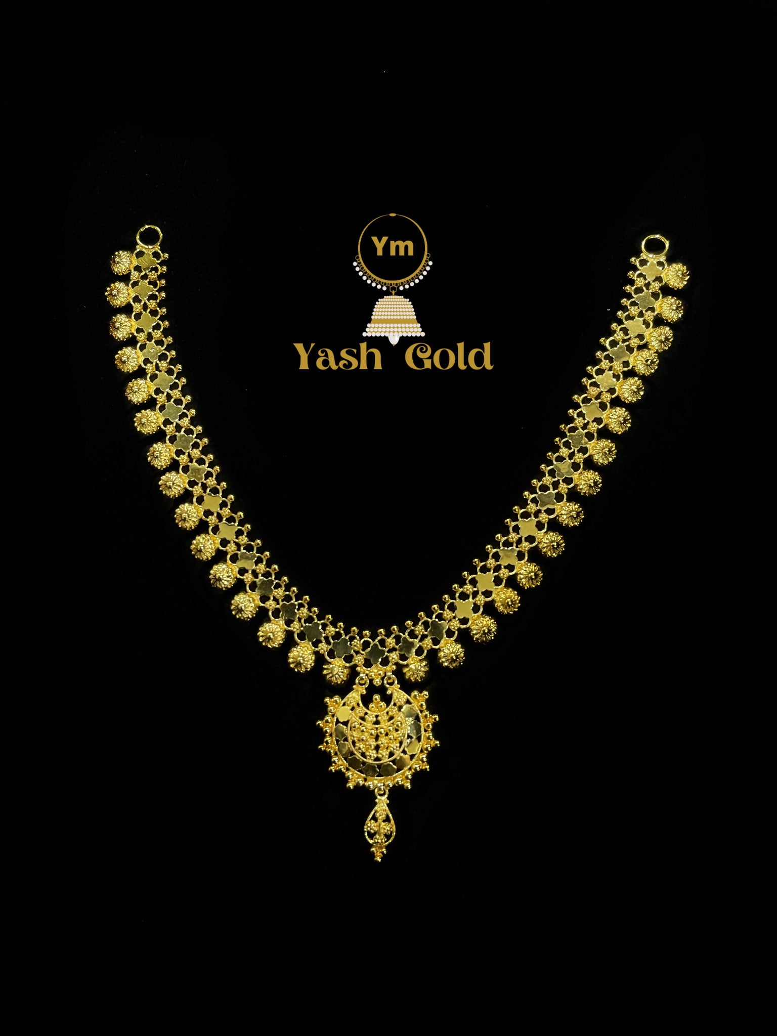 Gold necklace Sarafa Bazar India