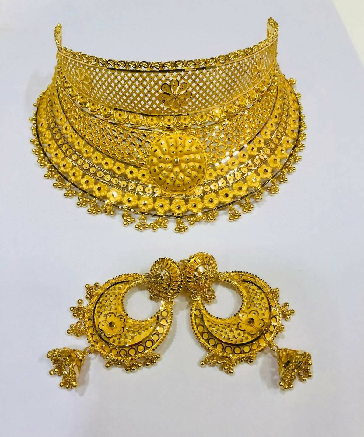 Gold Choker Sarafa Bazar India