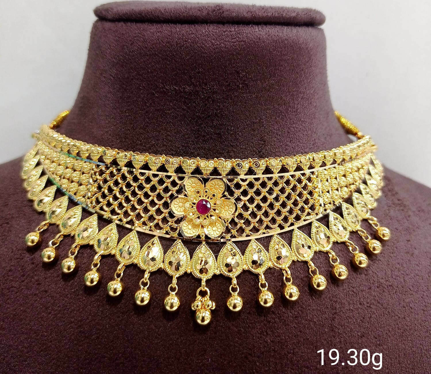 Gold Choker Sarafa Bazar India