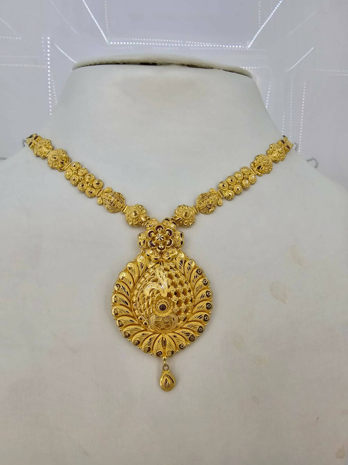 Gold Necklace Sarafa Bazar India