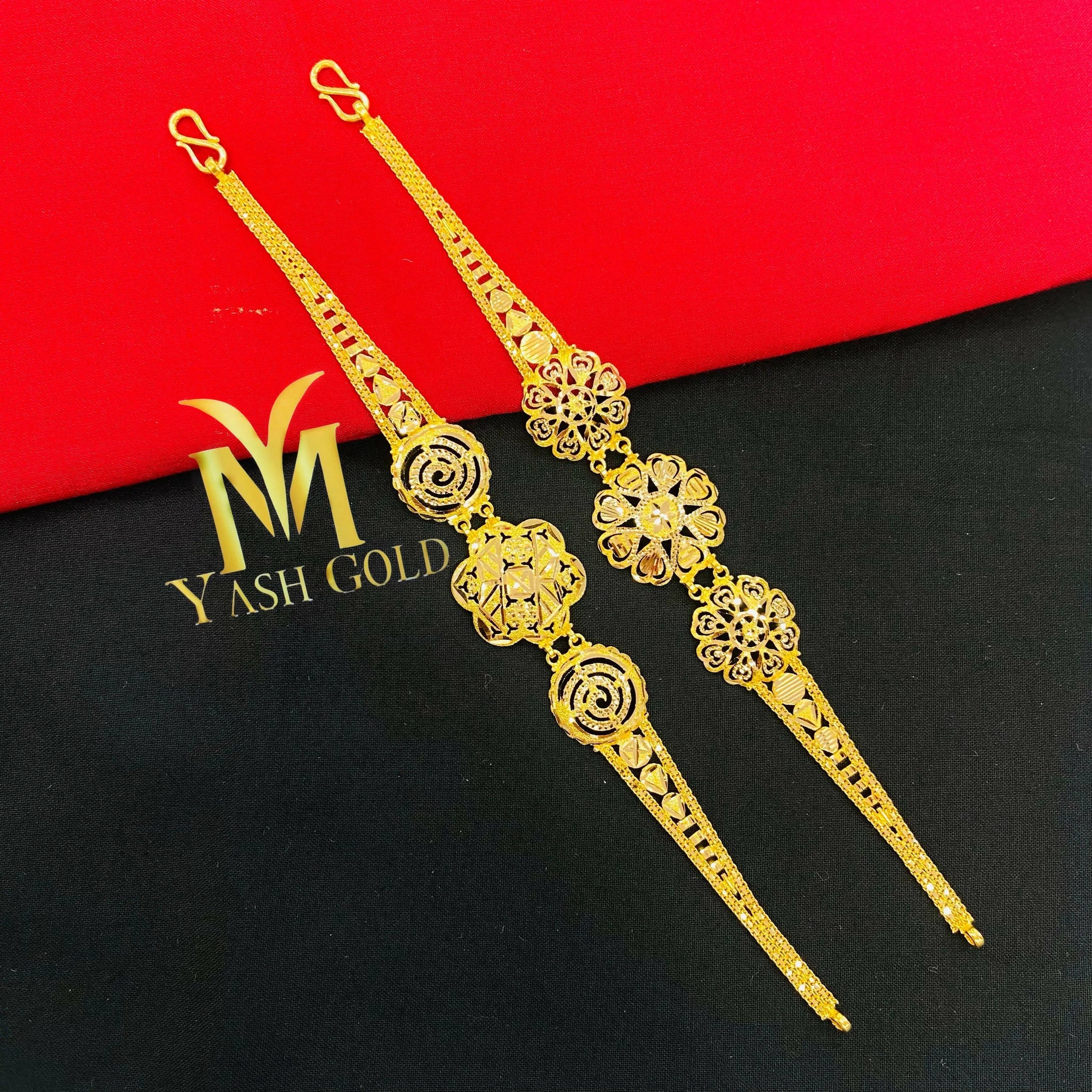 Gold bracelet Sarafa Bazar India