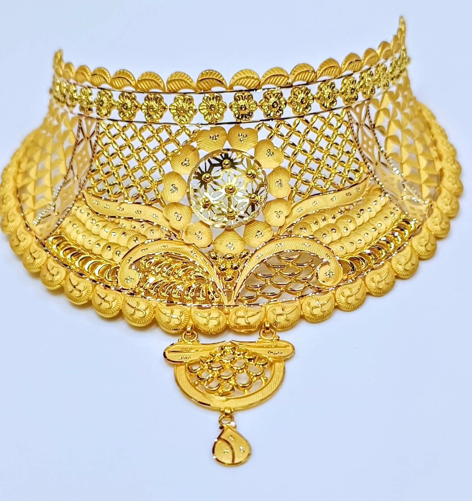 Gold Choker Sarafa Bazar India